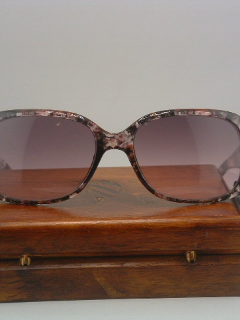 Foster Grant Women's FGX001 Sunglasses